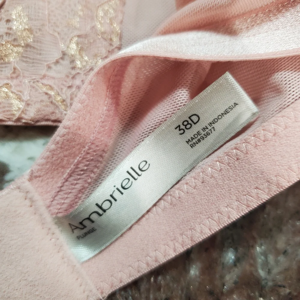 New Ambrielle Pink Plunge Bra with Lace Detail - Picture 4 of 10